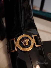 Stivaletti nero lucido VERSACE in svendita