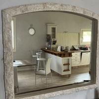 Specchio a muro con cornice effetto pietra