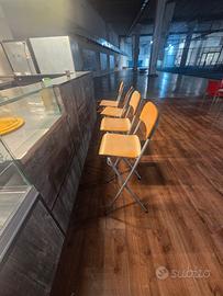 Sgabelli in legno