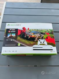 Xbox One S 1TB  Blu-ray/DVD – Come nuova