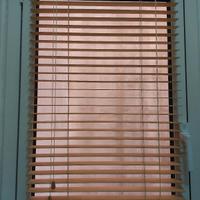 tenda in legno a listelle