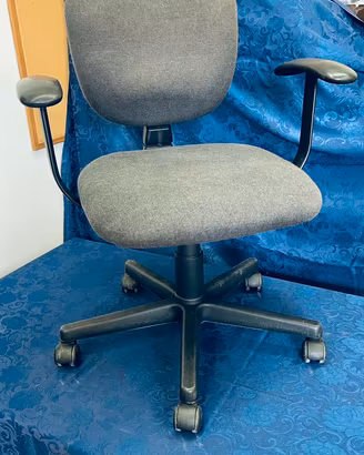 SEDIA DA UFFICIO GIREVOLE