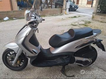 Piaggio Beverly 400