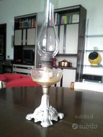 Lume antico a petrolio