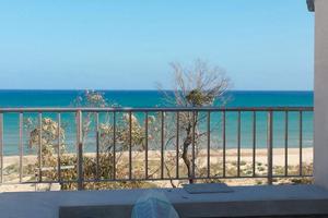 Attico con terrazzo sulla spiaggia fronte mare