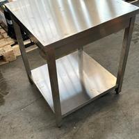 Tavoli in acciaio inox professionali