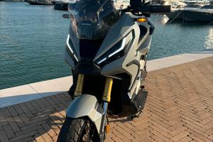 Honda x adv 750