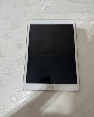 Ipad 8th gen 32 GB wi-fi, con penna