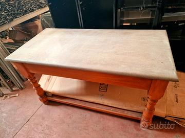 tavolo con piano in pietra