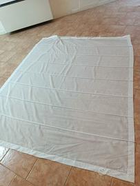 tenda bianca a pacchetto 