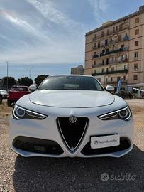 Alfa Romeo Stelvio 2.2 Turbodiesel 160 CV AT8 RWD 