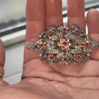 spilla antica tema floreale 