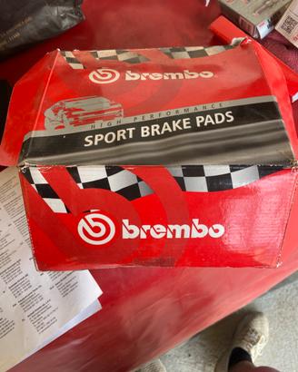 Brembo kit pastiglie anteriori+coprimozzi fiat