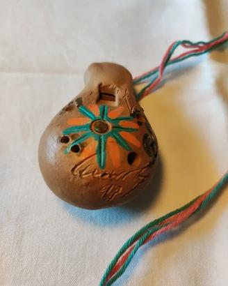 Ocarina in terracotta dipinta a mano