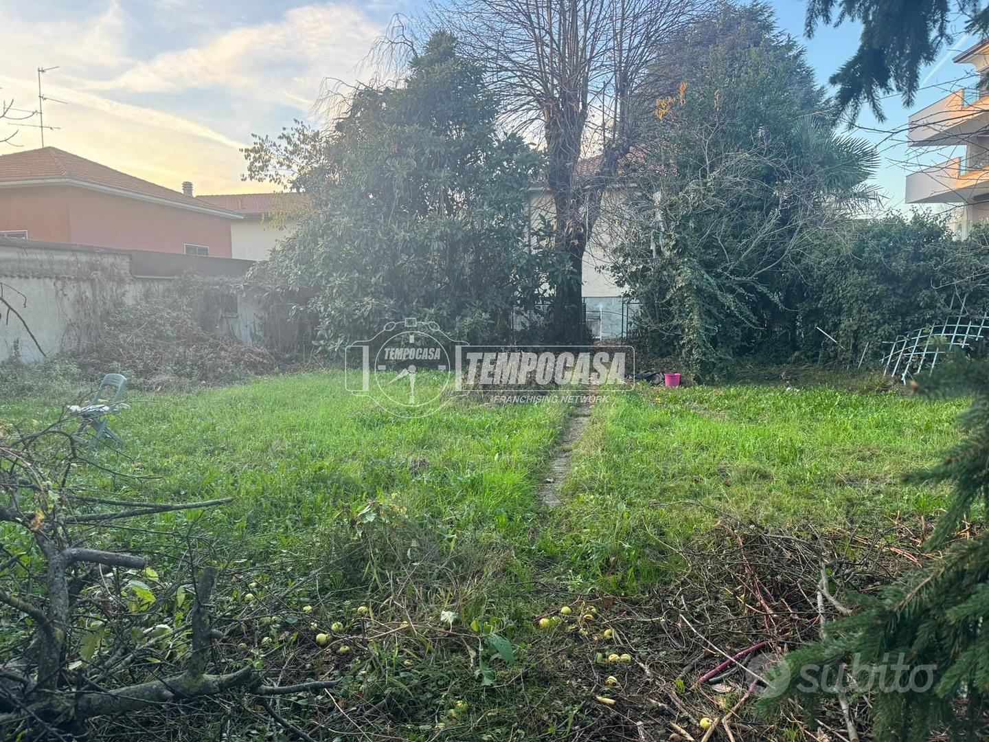 Terreno residenziale a Carate Brianza - Vista 2