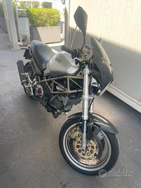 Ducati monster 900