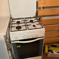 Cucina e forno a gas!!