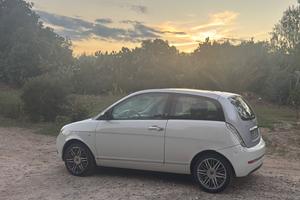 Lancia y