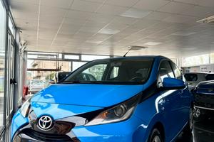 Toyota Aygo 1.0 VVT-i 69 CV 5 porte x-play imm.201