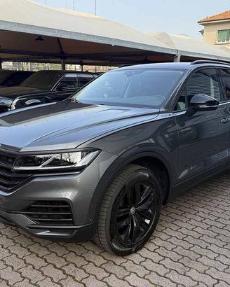 VOLKSWAGEN Touareg 3.0 tdi Black Style tiptronic