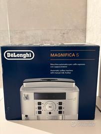 Macchina automatica per caffè con cappuccinatore