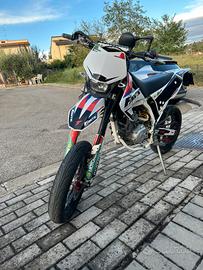 Motard Fantic 125
