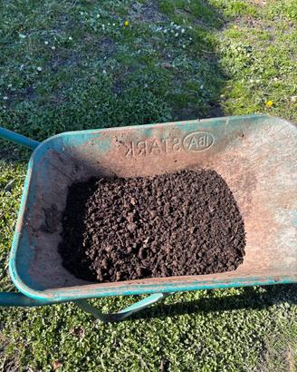 Humus fertilizzante naturale