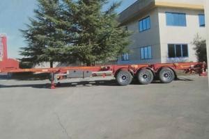 Semirimorchio portacontainer ribaltabile