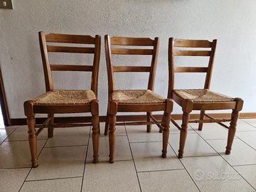 3 seggiole legno chiaro