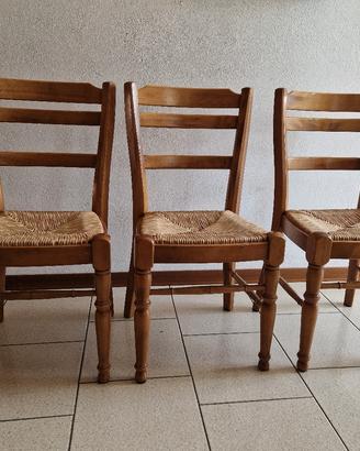 3 seggiole legno chiaro