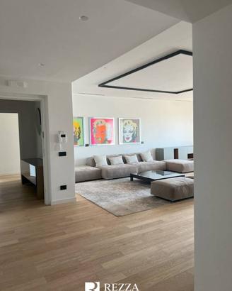 Appartamento di 200 m² con 4 locali a Roma