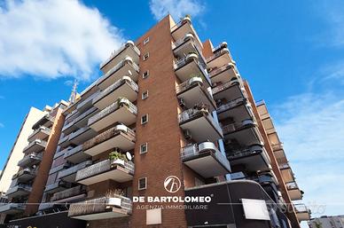 Ampio app.to in via Salinella in stabile signorile