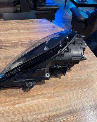 fanale anteriore destro porsche Macan 2021