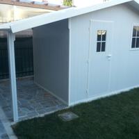 Casetta in pvc 3x2 con tettoia