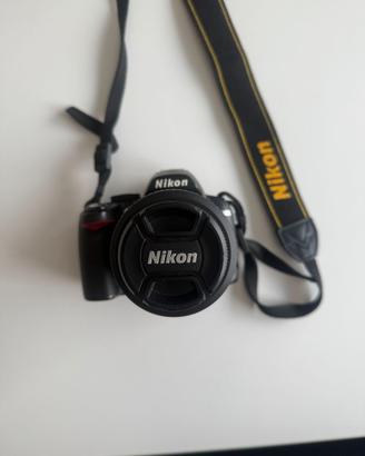 Nikon D3000 con borsa e telecomando