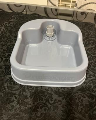 Dispenser acqua gatto