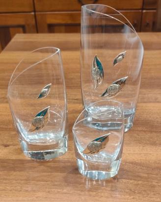 tris vasi in cristallo, decorazioni in argento 