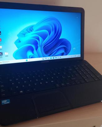 Toshiba 15.6"  Intel B830/8gb/SSD nuovo 512gb/w11