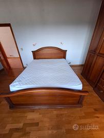 Struttura letto in legno 