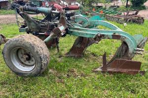 Aratro borgatti B100