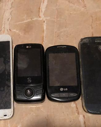 Vecchi telefoni cellulari, cordless e smartphone