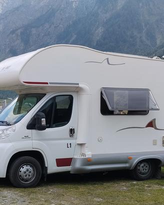 Come nuovo  ,5,80 mt 5 letto con clima cabina.