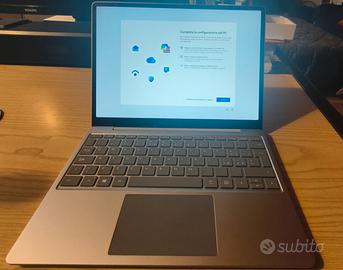 Microsoft Surface Laptop Go 12.45"