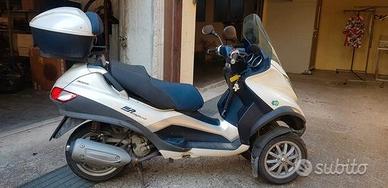 Pezzi ricambio Piaggio MP3 300