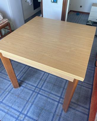 Tavolo allungabile in legno