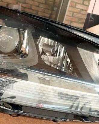 FARO PROIETTORE ANTERIORE DESTRO LED XENON VALEO