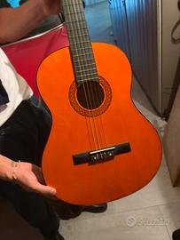 Chitarra acustica Sonora