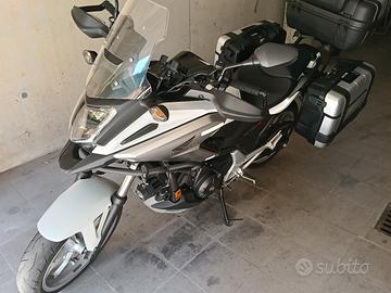 Honda nc 750x compreso di tris di valigie givi