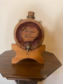 Piccolo barile per conservare la grappa