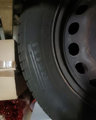 Gomme Pirelli 185 60 r14